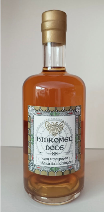 Hidromel Doce - com uma poção mágica de morangos